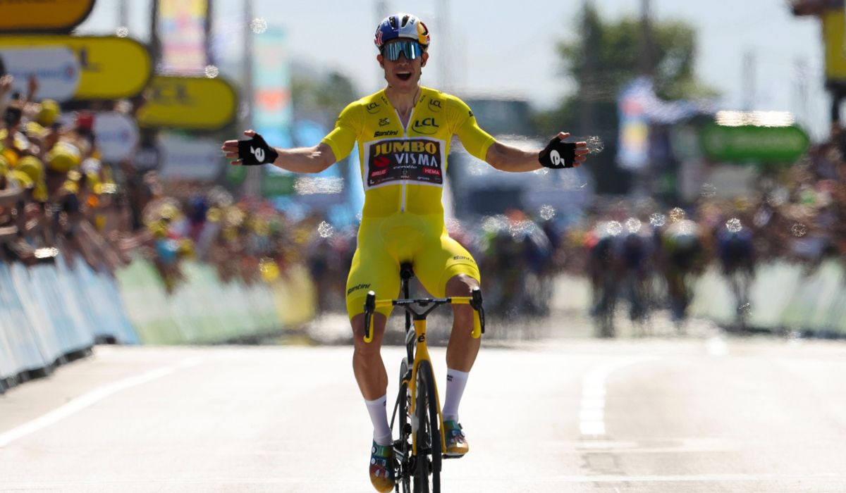 Victoria en solitario para Wout Van Aert en Calais. Foto Kei Tsuji (Sprint Cycling Agency) Victoria en solitario para Wout Van Aert en Calais. Foto Kei Tsuji (Sprint Cycling Agency)