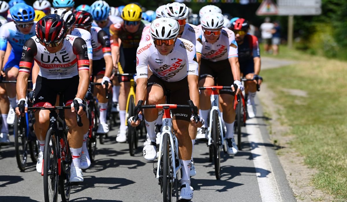 Geoffrey Bouchard es el primer ciclista en retirarse del Tour por Covid 19.
