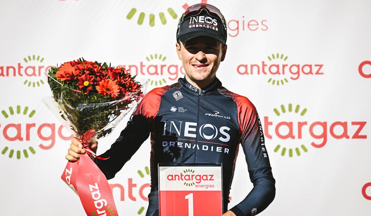 Tom Pidcock, brillante vencedor de la 12ª etapa del Tour