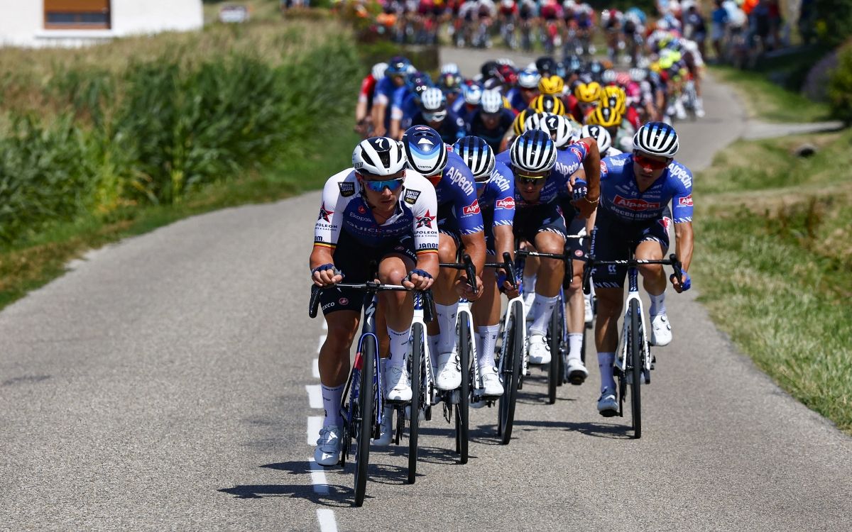 Lampaert al frente del pelotón durante este Tour.