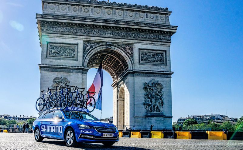 437414 Shimano NS car x Arc de triomphe Tour de France 437414 Shimano NS car x Arc de triomphe Tour de France