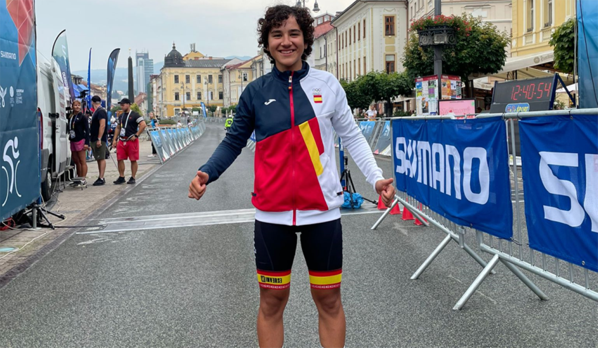 Paula Ostiz tras obtener la medalla de plata