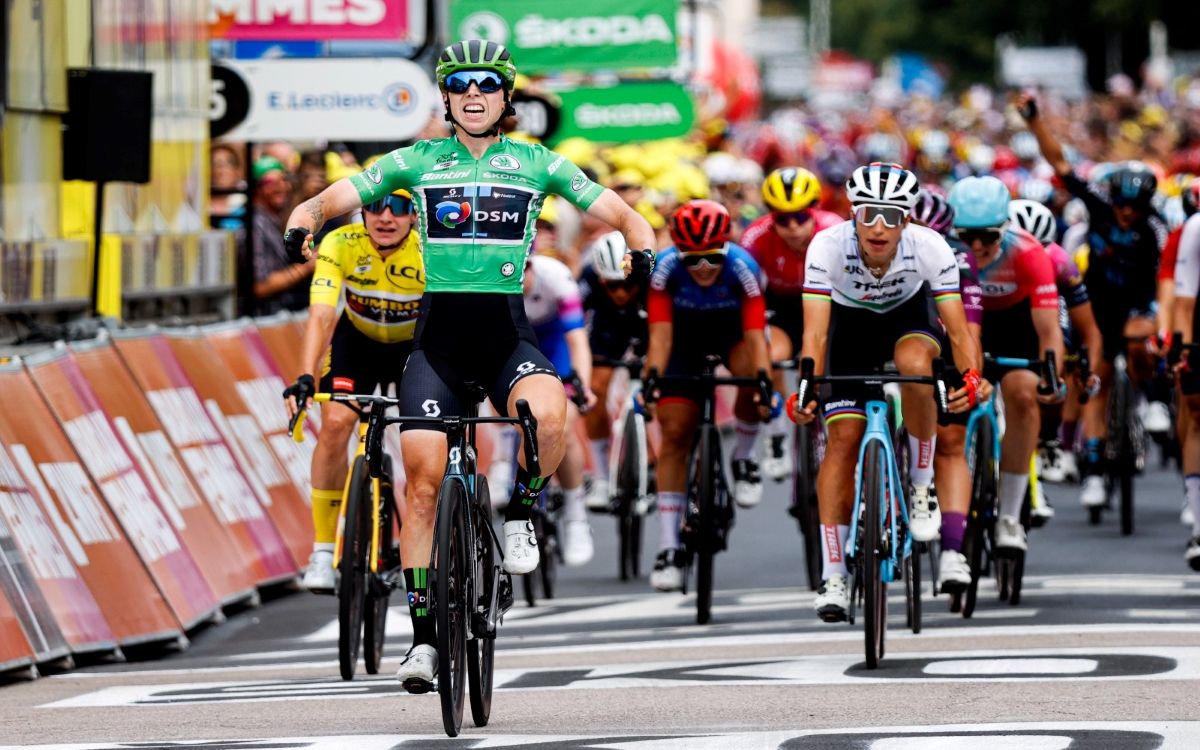 Lorena Wiebes se hizo fuerte en la 5ª etapa del Tour Femmes.