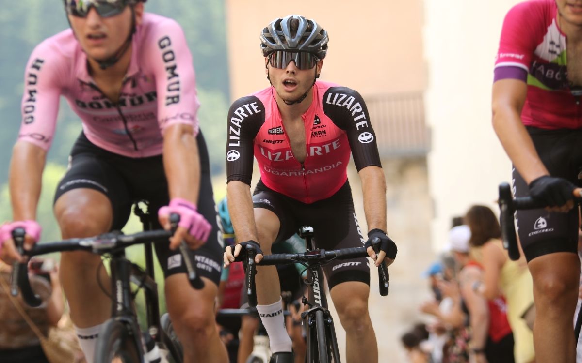 Corredor del Equipo Lizarte durante una carrera.