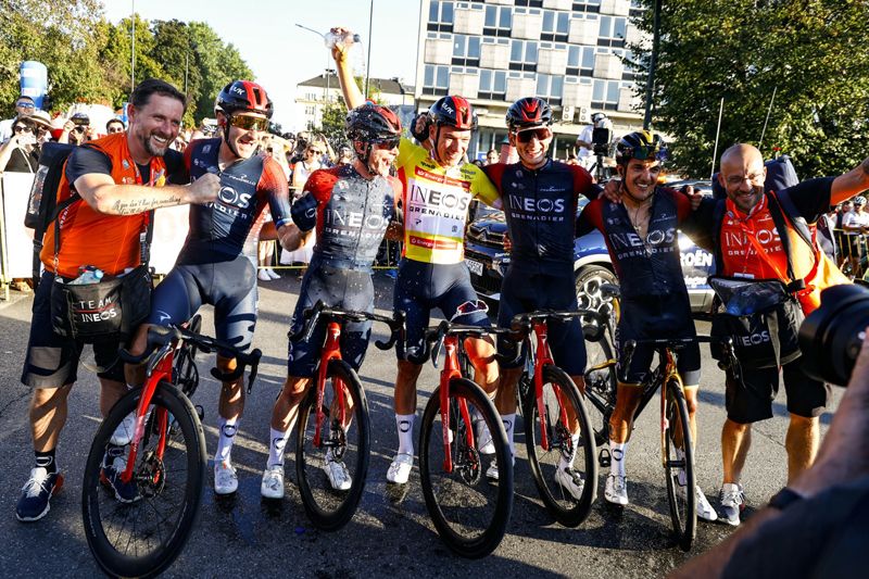 INEOS celebra la victoria en la Vuelta a Polonia de Ethan Hayter INEOS celebra la victoria en la Vuelta a Polonia de Ethan Hayter