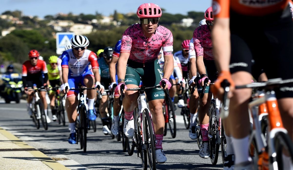 Michael Valgren poco antes de caerse en la 4ª etapa de la Ruta de Occitania.