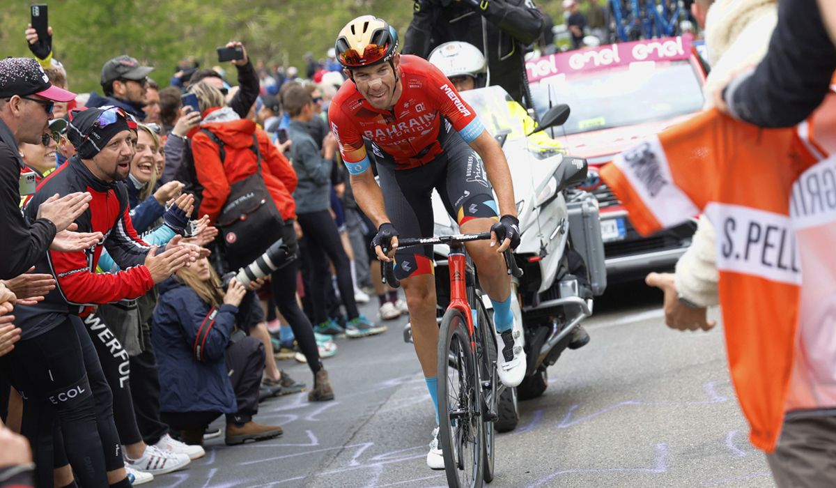 Domen Novak en la subida a la Marmolada del pasado Giro