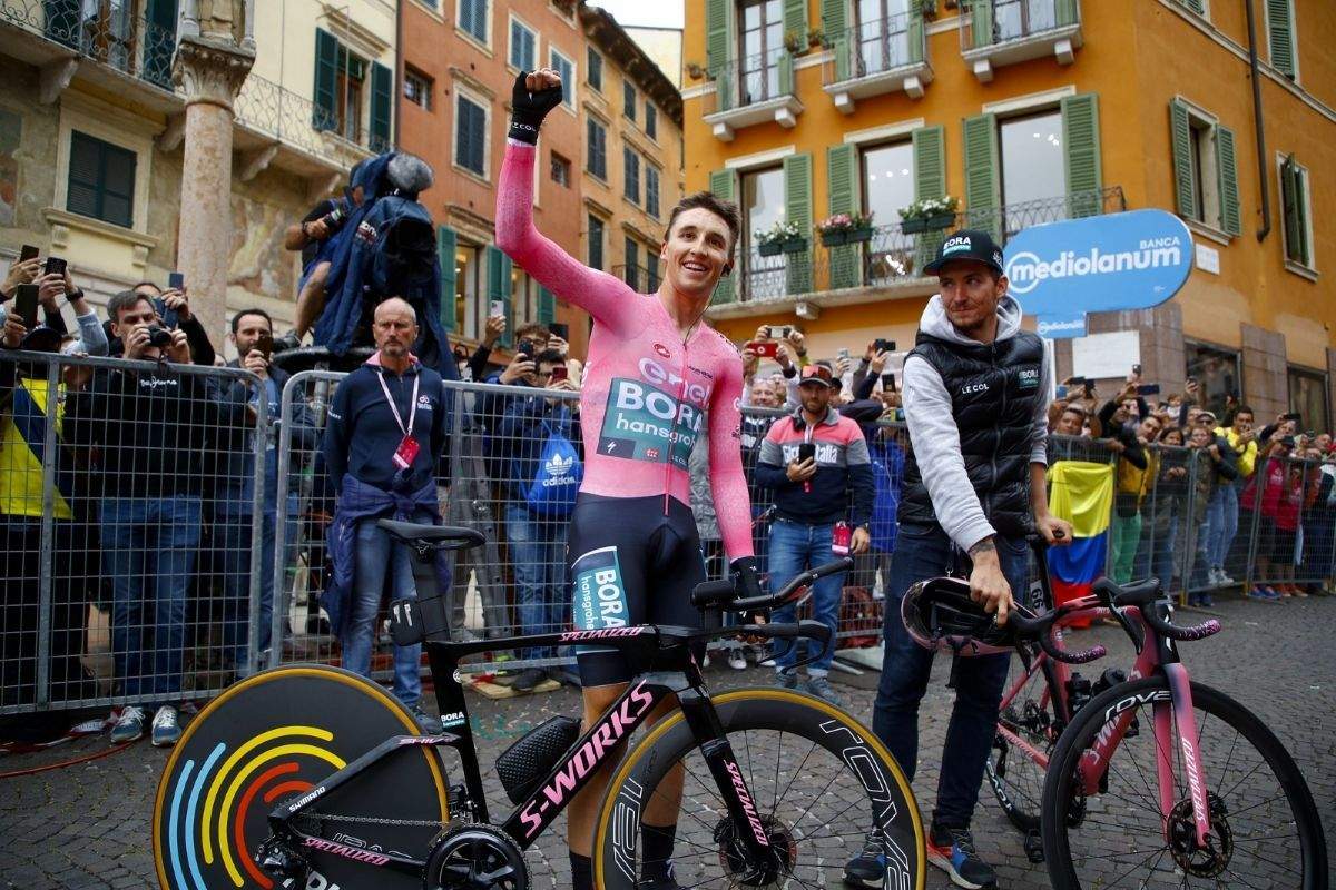 Hindley tras la CRI final del Giro de Italia