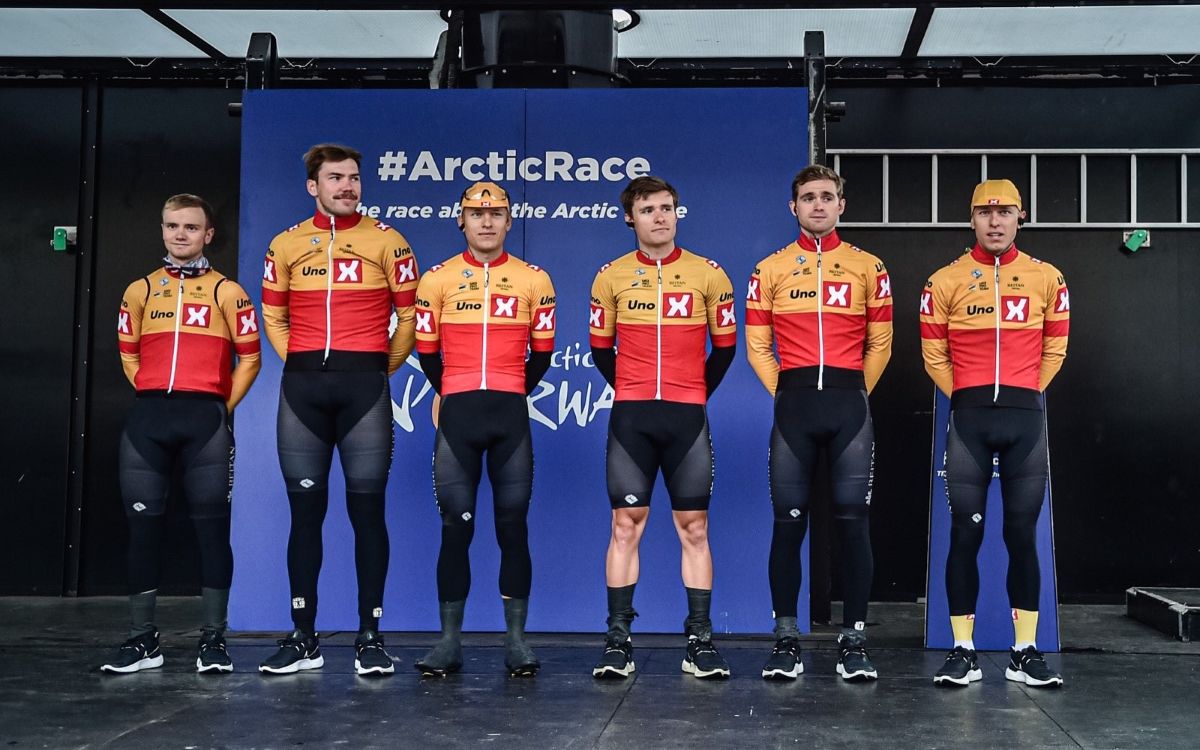 Corredores del Uno X para la Arctic Race of Norway.