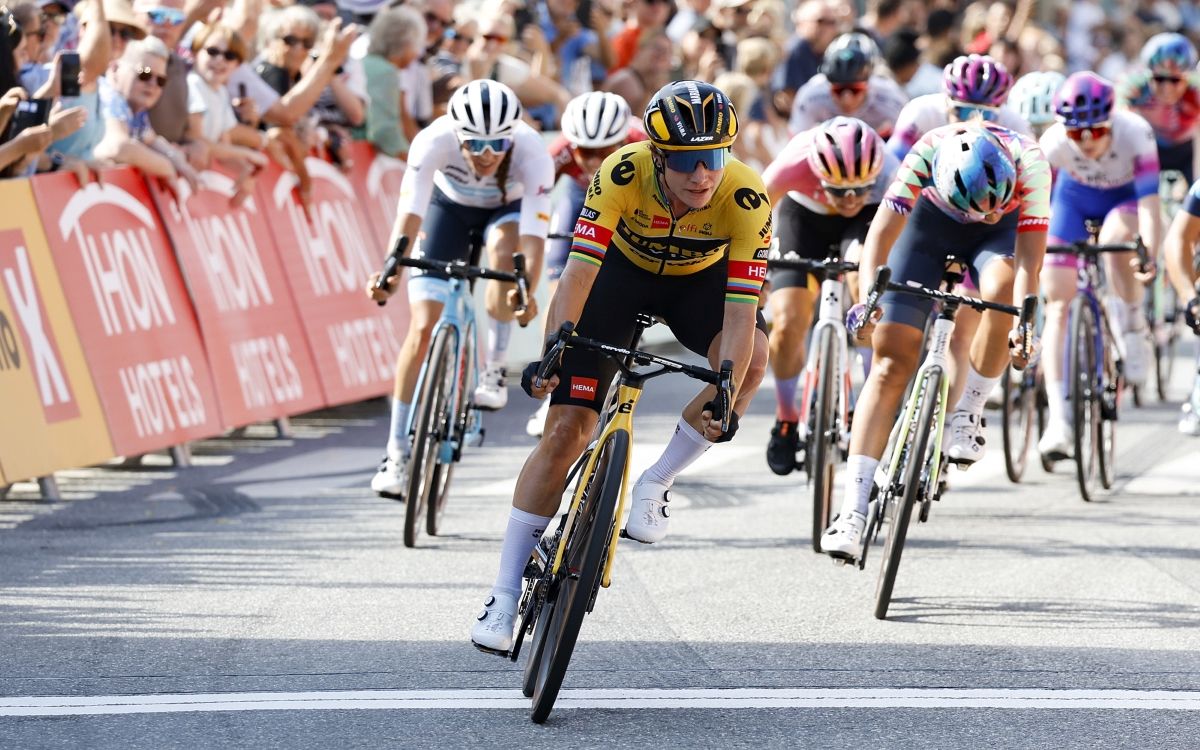 Marianne Vos en meta tras sumar la 4ª victoria en el Tour de Escandinavia