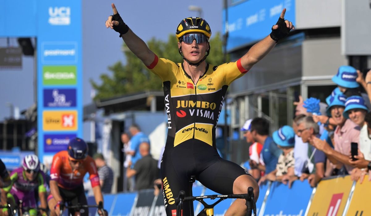 Olav Kooij, primer líder del Tour de Dinamarca en el regr...