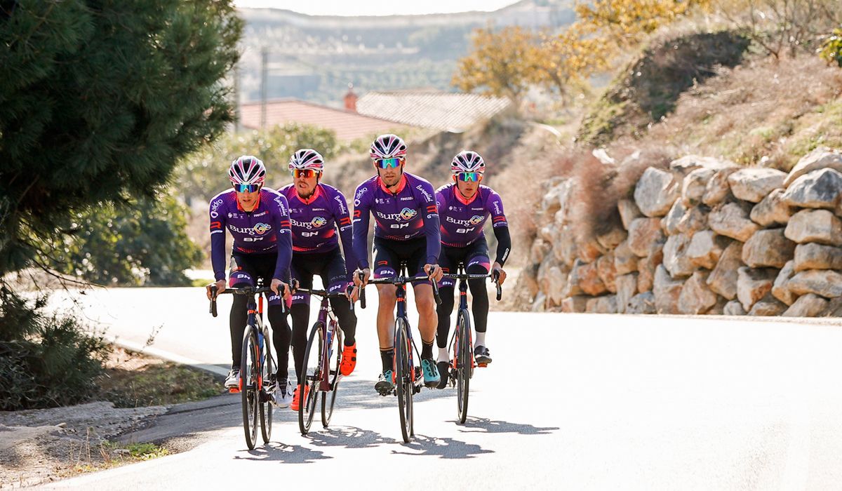 El Burgos BH iniciará La Vuelta con siete corredores tras el positivo por COVID de Peñalver