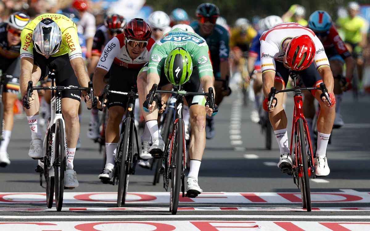 Sam Bennett repitió victoria en esta Vuelta a España y en otra volata. 