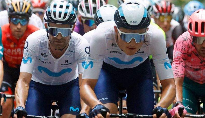 Mathias Norsgaard y José Joaquín Rojas en uan imagen de La Vuelta 2022