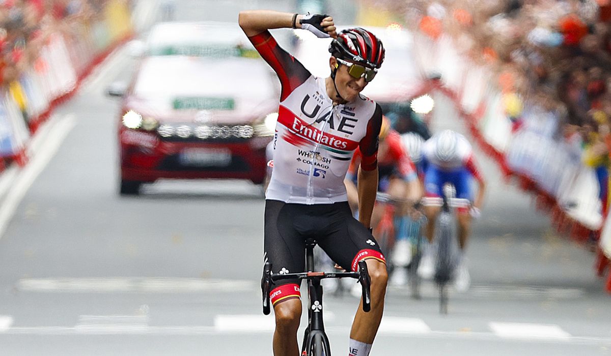Marc Soler gana en Bilbao y le da una alegría al ciclismo español. Foto Luis Ángel Gómez Sprint Cycling Agency