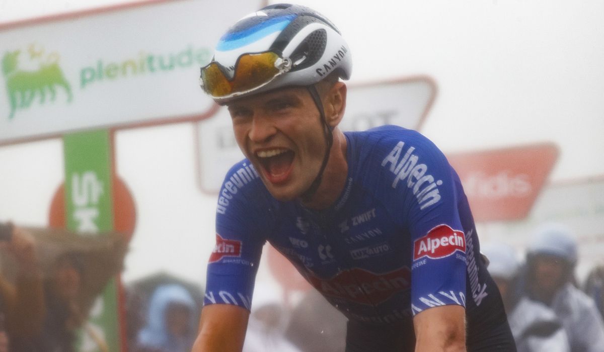 Jay Vine estrena su palmarés en la cima del Pico Jano. Foto Luis Ángel Gomez (Sprint Cycling Agency)