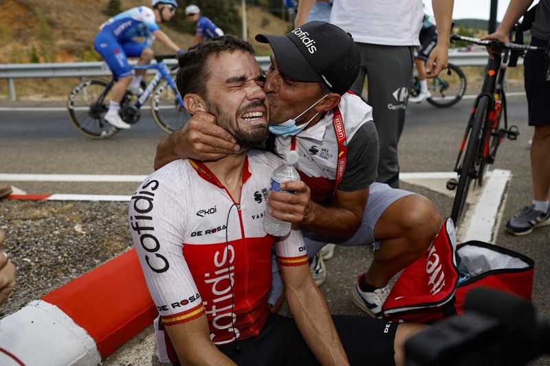 Jesús Herrada (Cofidis), muy emocionado tars lograr en Cistierna la victoria en la 7ª etapa de La Vuelta