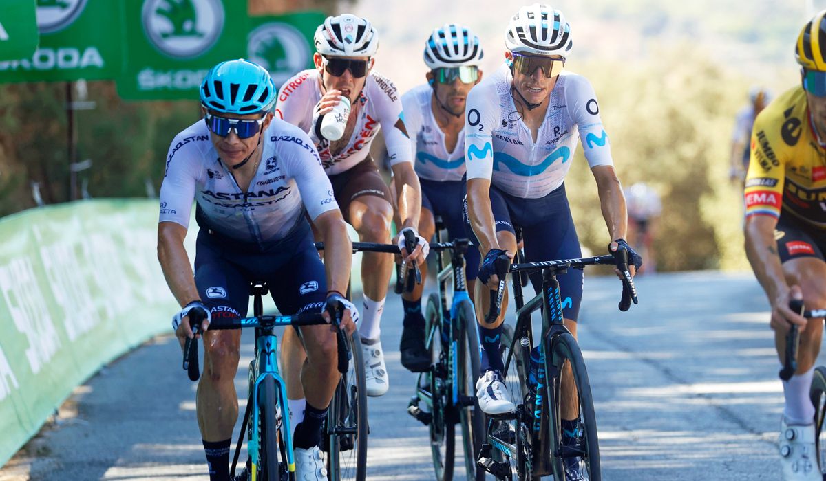 Miguel Ángel López (Astana) y Enric Mas (Movistar), en una imagen de la etapa de ayer