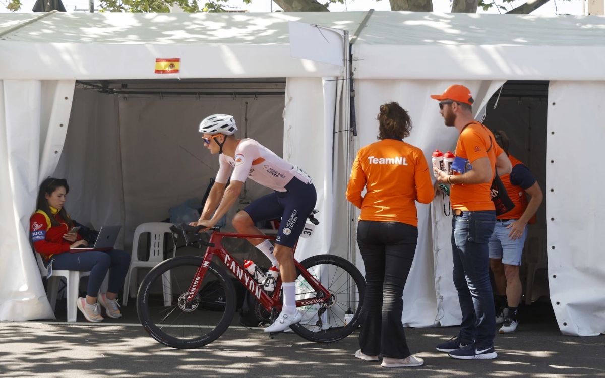 Van der Poel en un entrenamiento de la selección de Países Bajos. 