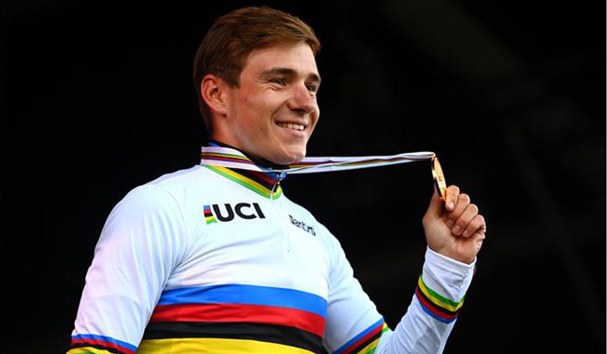Remco Evenepoel con su flamante maillot de campeón del mundo