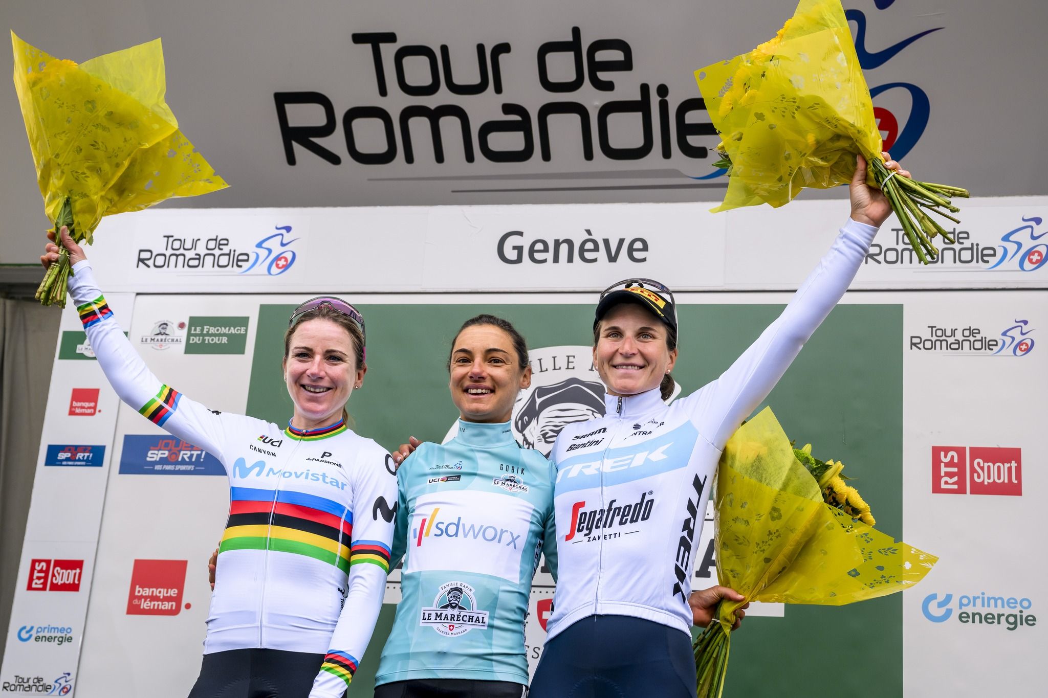 La neerlandesa del Movistar y campeona mundial Annemiek Van Vleuten acaba 2ª de la general..