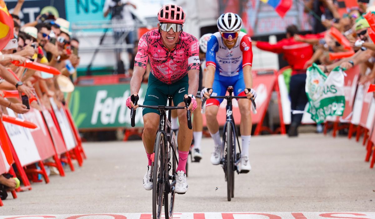Urán, en la etapa de La Vuelta 2022 que ganó en el Monasterio de Tentudia