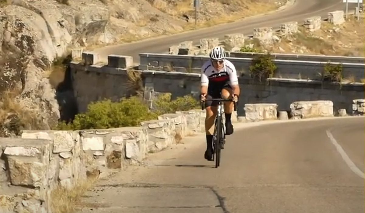 Los trucos para mejorar en las subidas con Luis Pasamontes