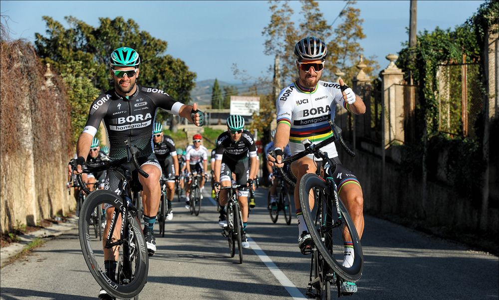 Vídeo: Sagan celebra el nuevo año con más diabluras sobre la bicicleta