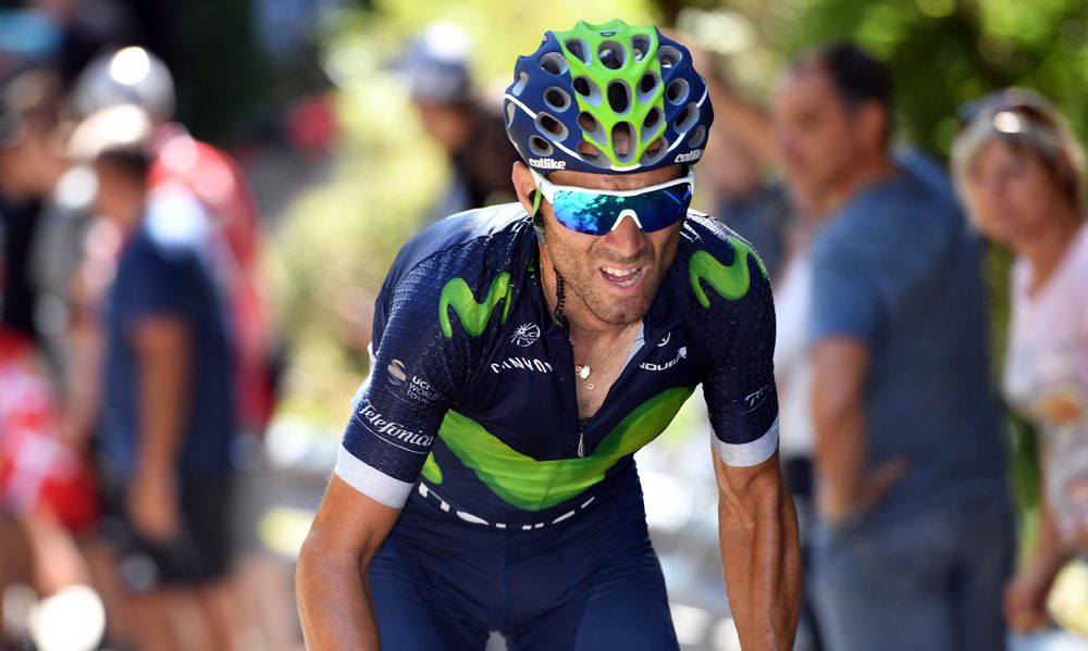 Susto para Valverde al golpearse con una barrera mientras entrenaba
