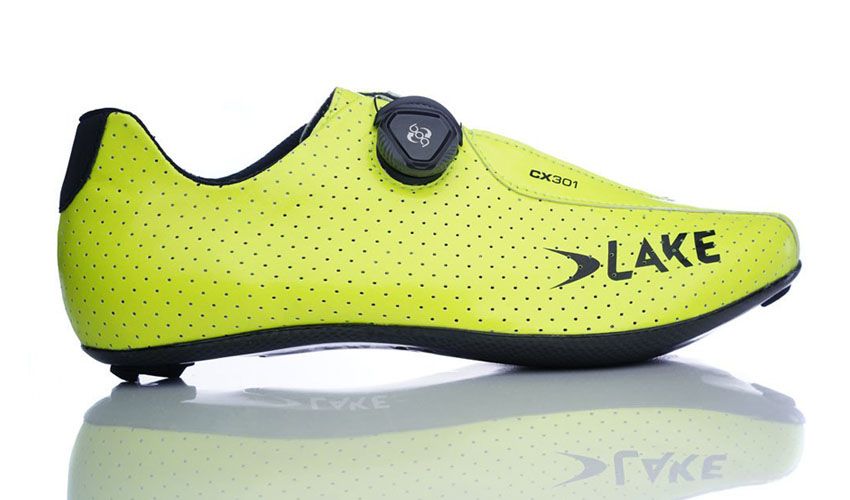 Lake presenta sus nuevas zapatillas CX 301
