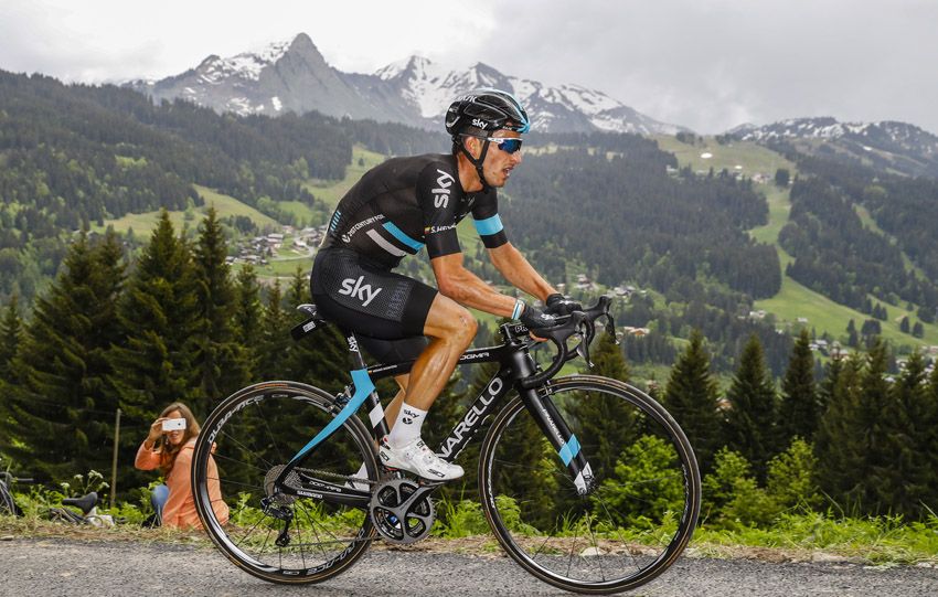 Sergio Henao aspira “a ganar País Vasco y un Monumento”