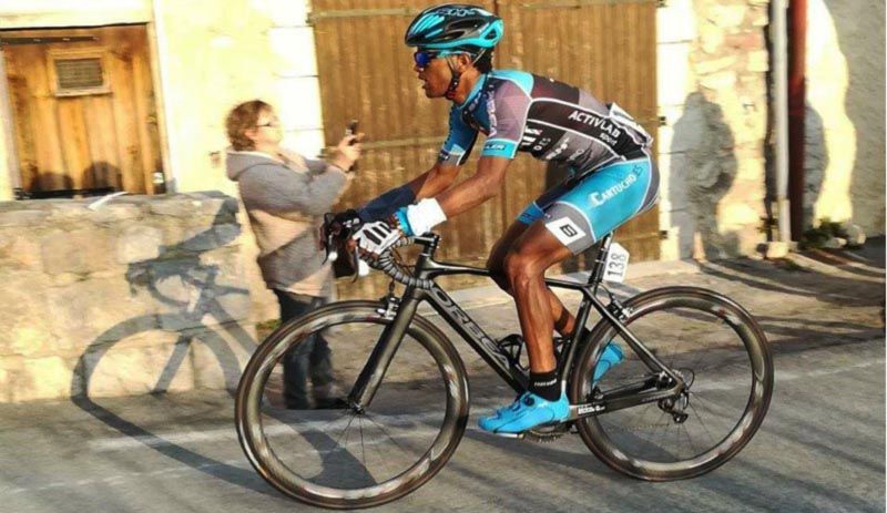 Awet Andemeskel, de refugiado a ciclista profesional