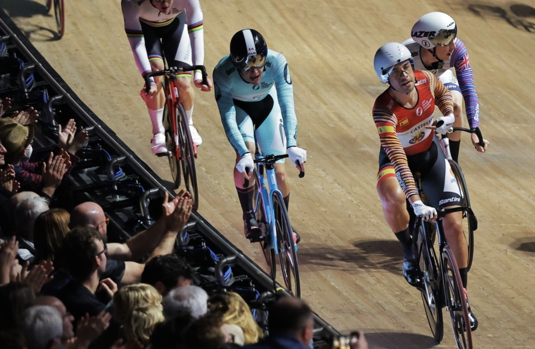 Sebastián Mora logra su primera victoria en París.