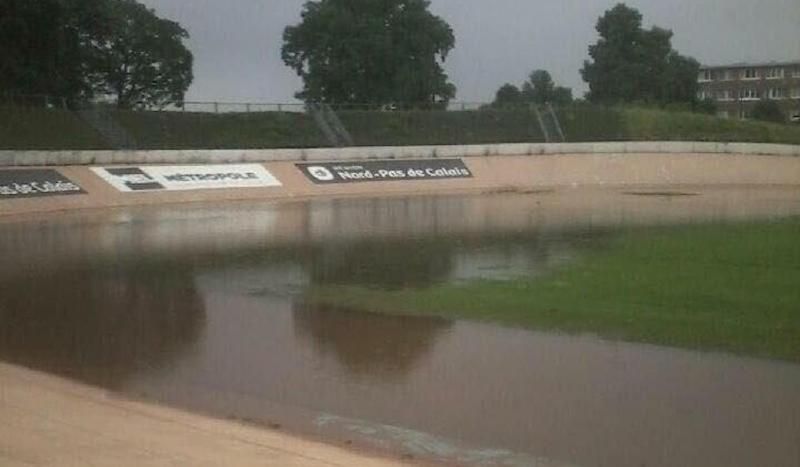 El velódromo de Roubaix, inundado