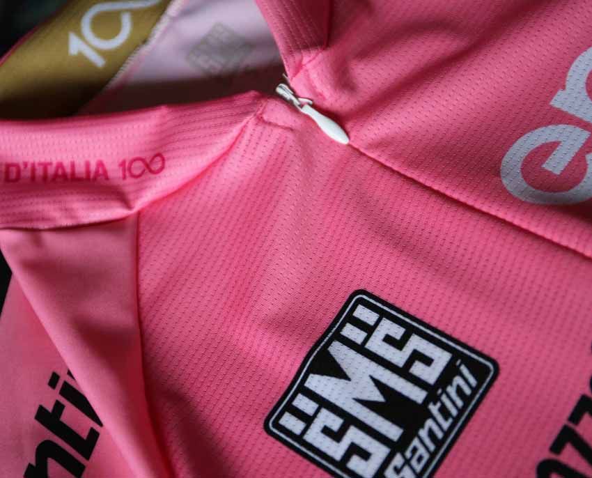 Santini presenta los maillots del Giro del centenario