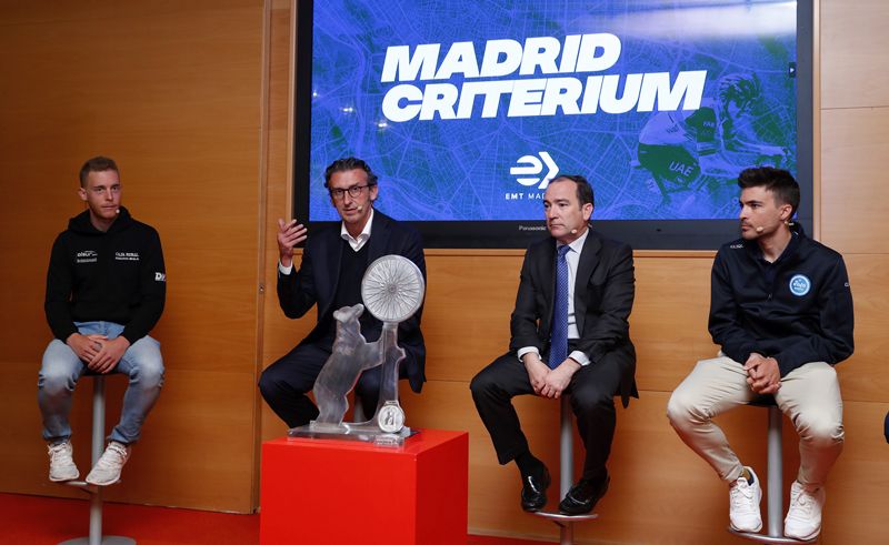 Sergio Román Martín (izda) y Diego Pablo Sevilla (der), en el acto de presentación del Madrid Criterium Sergio Román Martín (izda) y Diego Pablo Sevilla (der), en el acto de presentación del Madrid Criterium