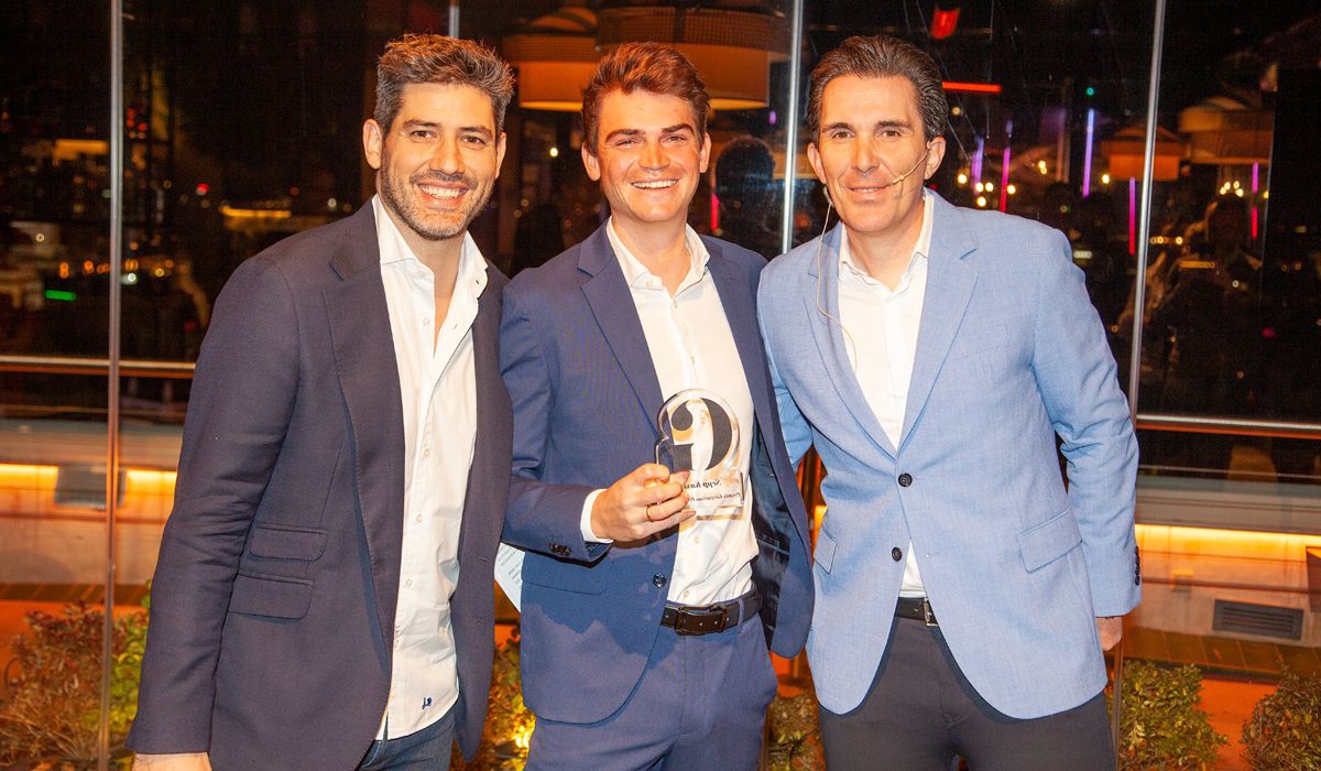 Sepp Kuss, junto a Heri Frade y Luis Pasamontes, fue galardonado con el Premio Gregarious 2022