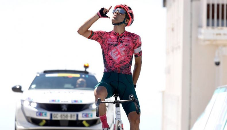ruben guerreiro celebrando su victoria en el pasado mont ventoux denivele challenge ruben guerreiro celebrando su victoria en el pasado mont ventoux denivele challenge