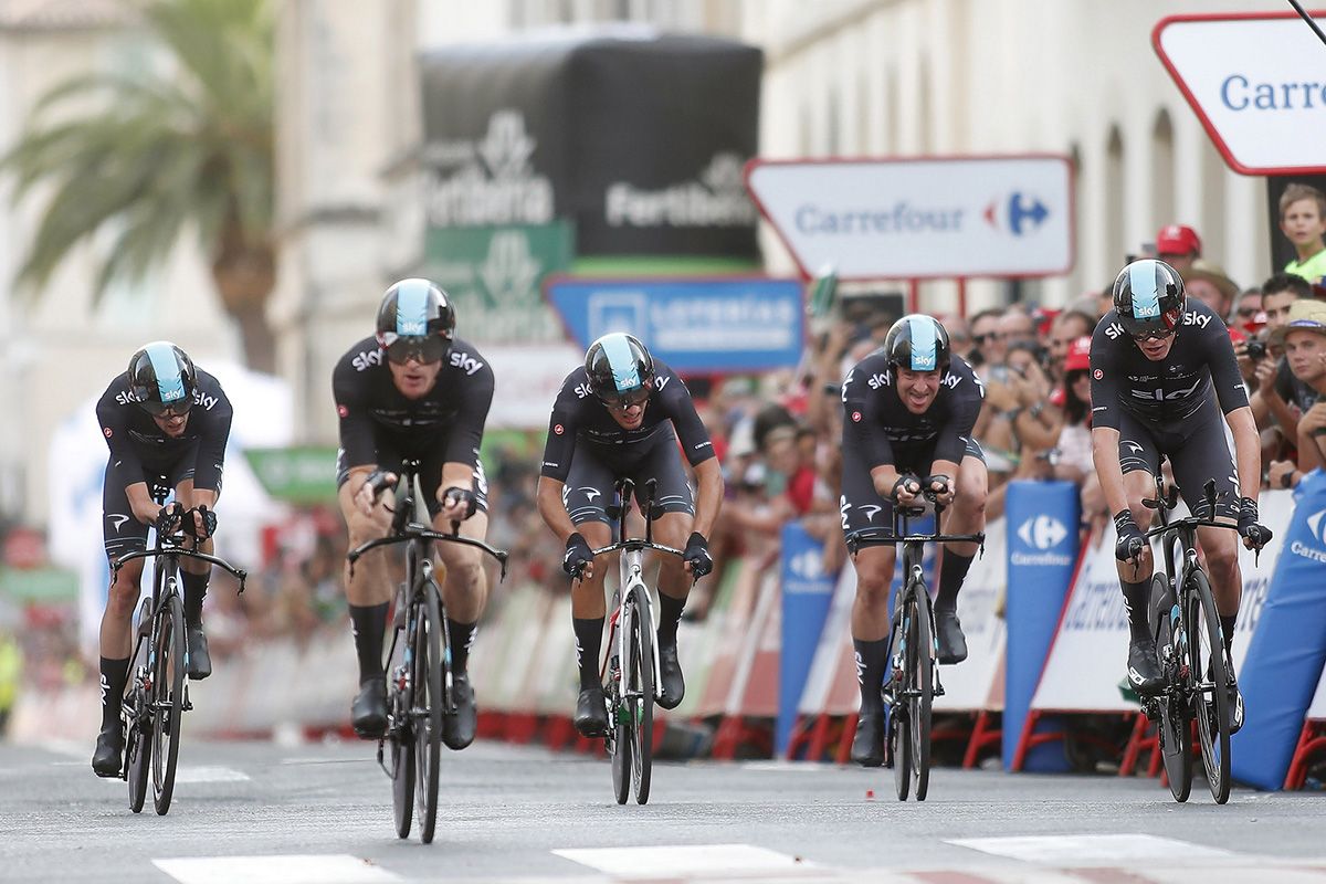 Desde dentro: Froome sigue pegando primero