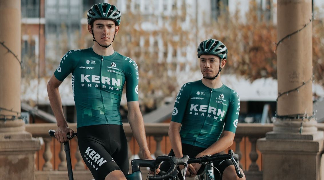 El Equipo Kern Pharma presenta su maillot 2023