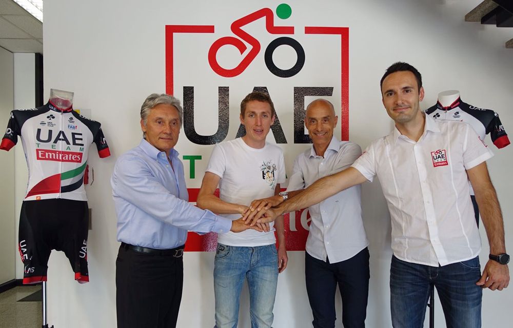 UAE ficha a Dan Martin por dos años