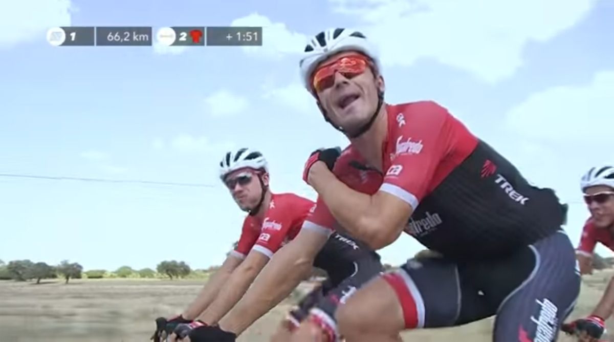 Vídeo: Contador, Irizar y Theuns cantan “para bailar la bamba”