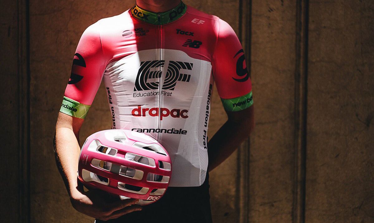 Rosa, verde, blanco y negro para el Education First-Drapac