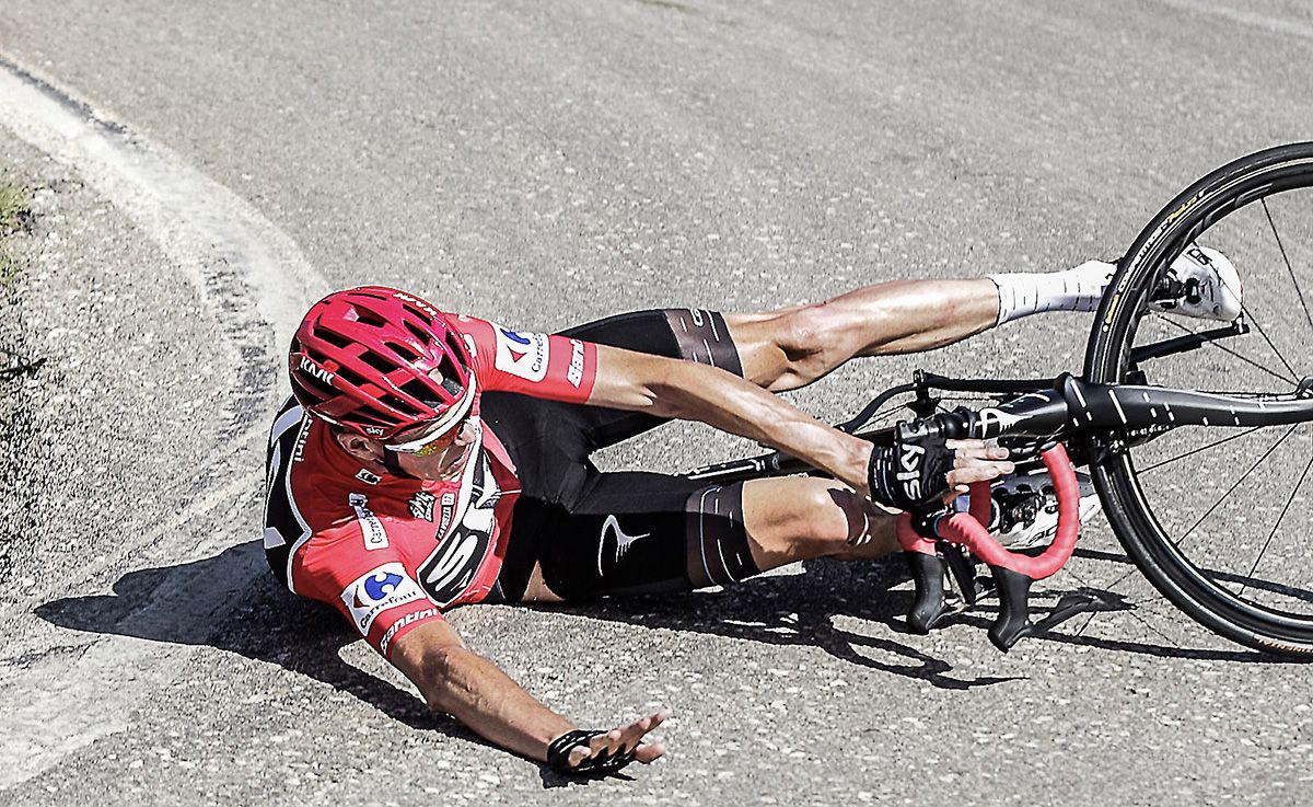 Vídeo: Froome se fue al suelo dos veces