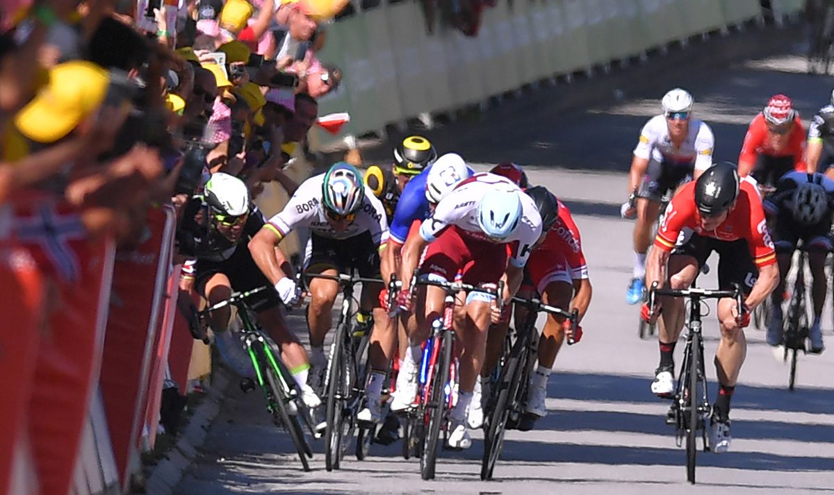 La UCI reconoce que Sagan no causó la caída de Cavendish en el Tour