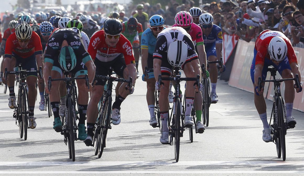 Bauhaus, en la foto finish, estrena el casillero de victorias de Sunweb