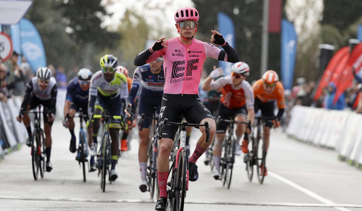 Marijn van den Berg estrena su palmarés profesional en el Trofeo Ses Salines Alcudia