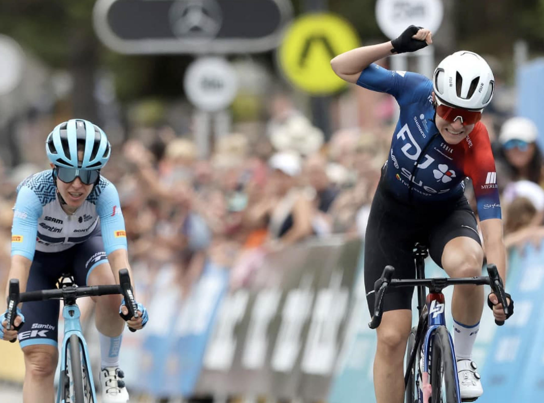 Loes Adegeest gana la Cadel Evans Great Ocean Road Race.