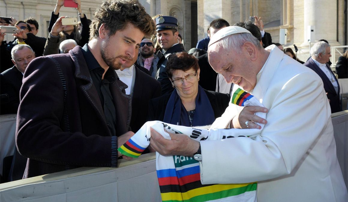 Peter Sagan saluda al Papa en el Vaticano Peter Sagan saluda al Papa en el Vaticano