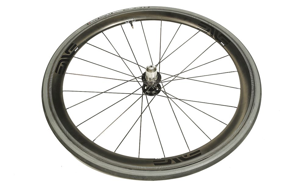 Prueba: Ruedas ENVE SES 3.4, pluma aerodinámica